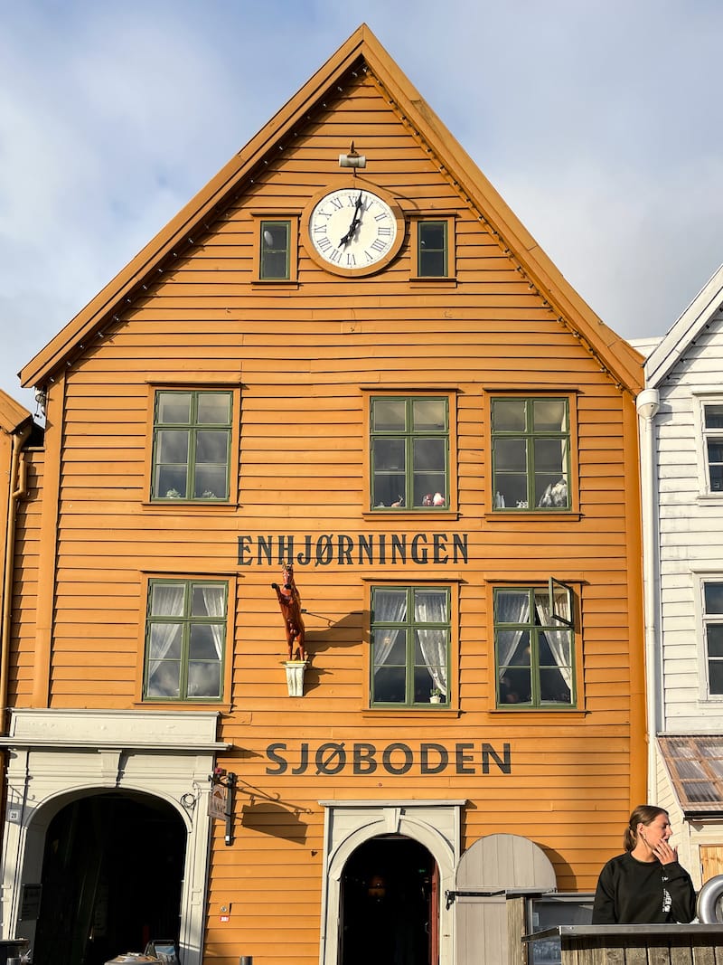 Enhjørningen is located on the 2nd floor