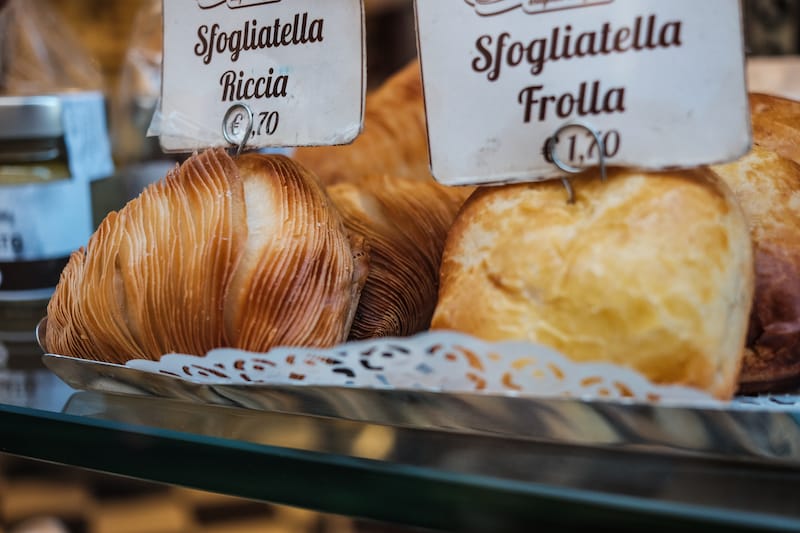 Naples sfogliatelle