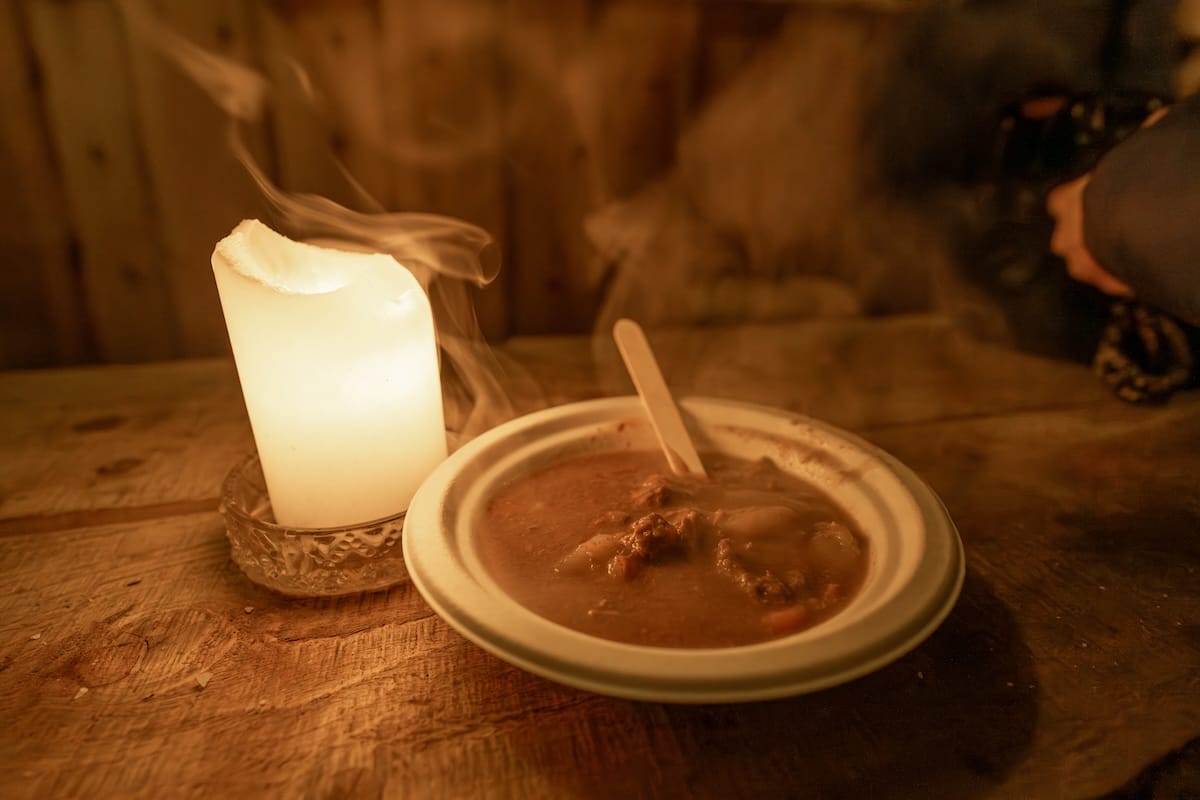 Bidos stew inside by the fire