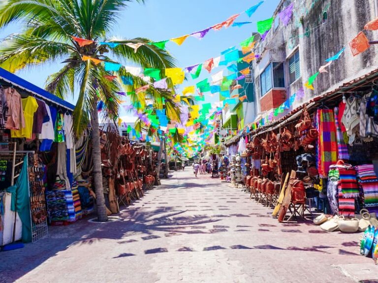10 Best Things to Do in Playa del Carmen (for Solo Travelers!)