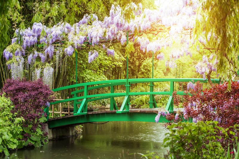 Giverny is where you can see Monet's beautiful garden
