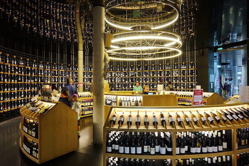 La Cité du Vin - MikeDotta - Shutterstock