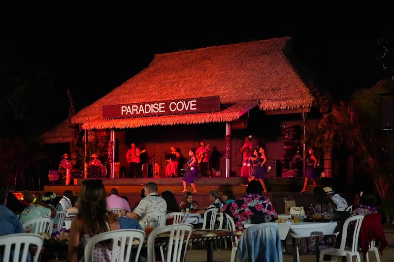Paradise Cove Luau - Alexandre G. ROSA - Shutterstock