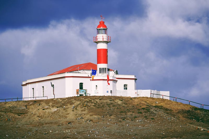 The famous lighthouse on Isla Magdalena