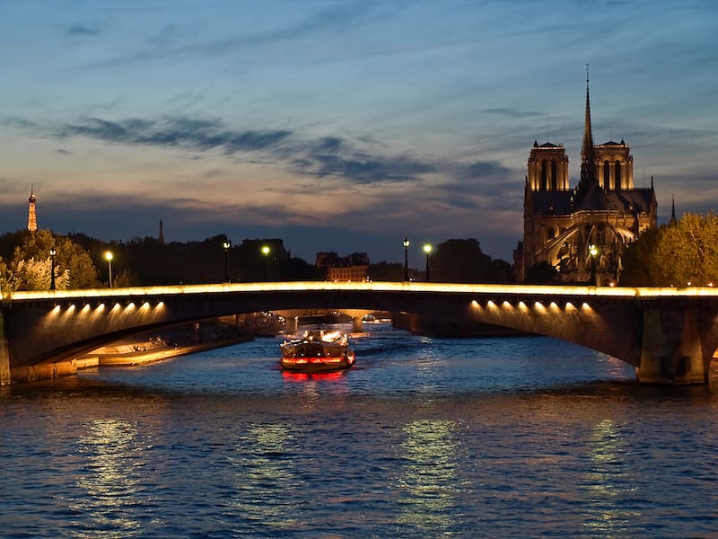 Cruising down the Seine before Moulin Rouge show