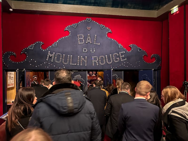 moulin rouge dress code