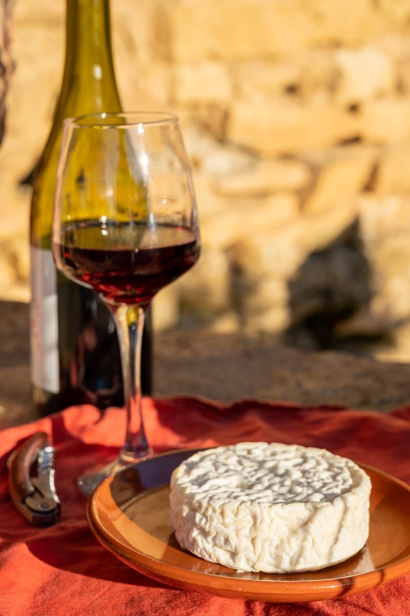 Saint-Félicien cow's milk cheese with Beaujolais wine