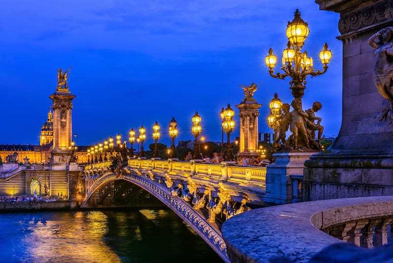 Gorgeous twilight views of the Seine