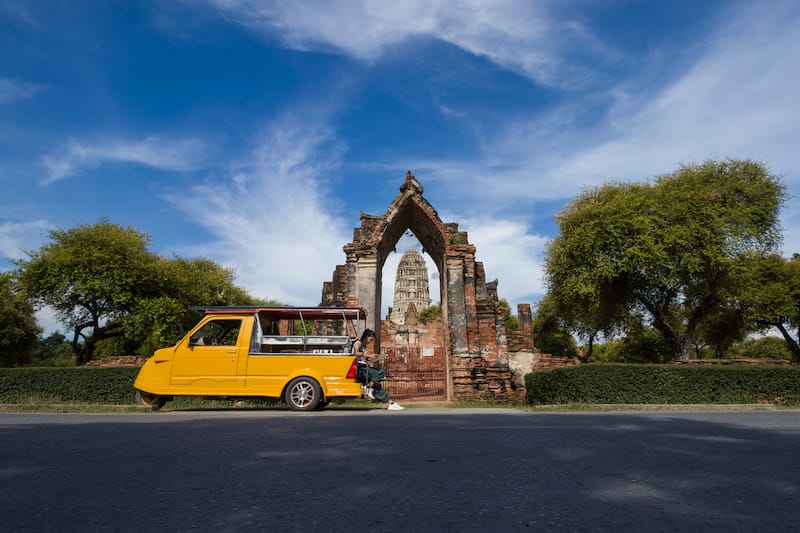 Hiring a tuk tuk in Ayutthaya