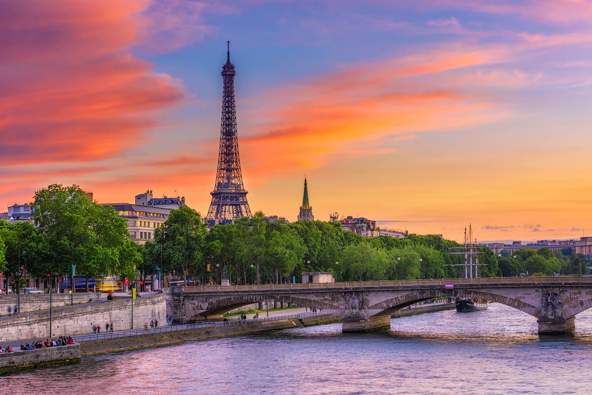 What to do in Paris at night