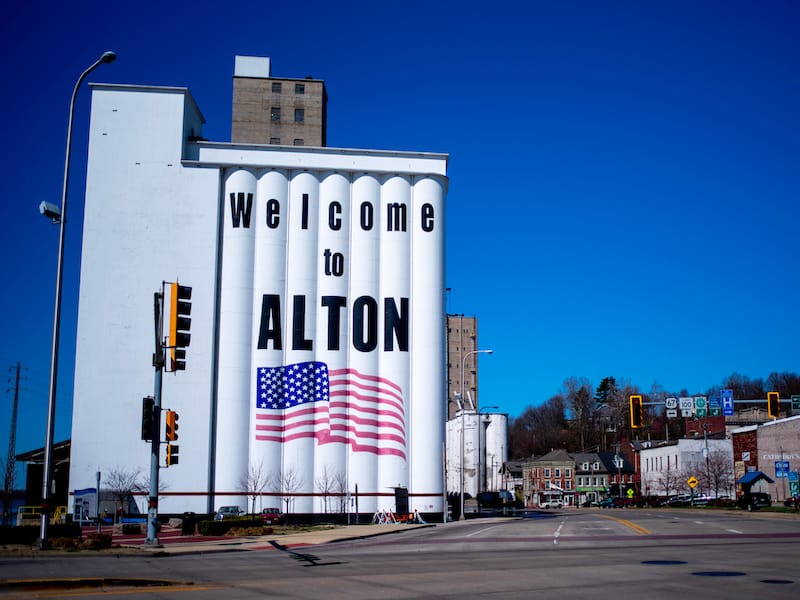 Alton, IL - RozenskiP - Shutterstock
