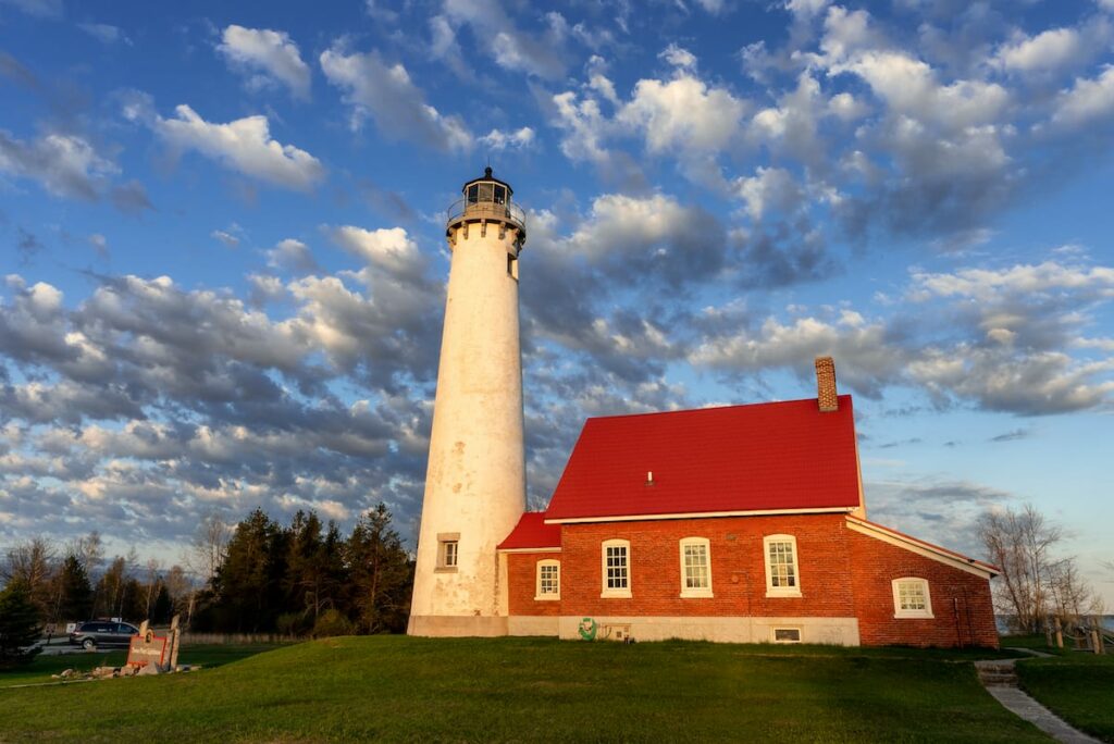 15 Beautiful Michigan Lighthouses (for Your Bucket List!)