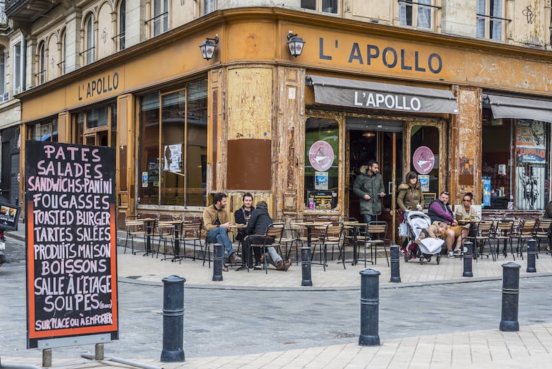 You'll find plenty of lunch spots in Bordeaux! - Alvaro German Vilela - Shutterstock