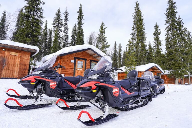 How to book the best Kiruna snowmobiling tour