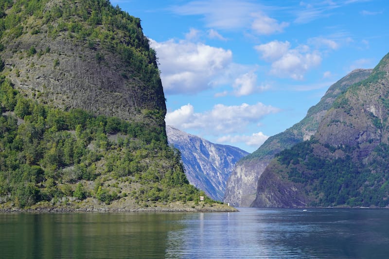 Cruising to Flåm