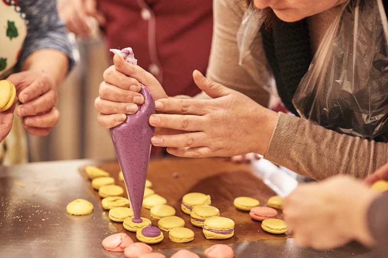 Learning to make macarons in Paris