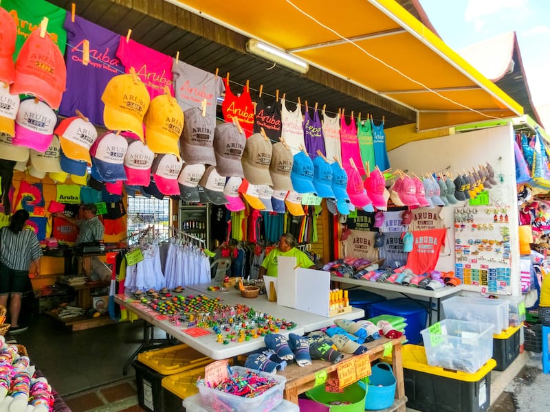 Market on Aruba - Solarisys - Shutterstock