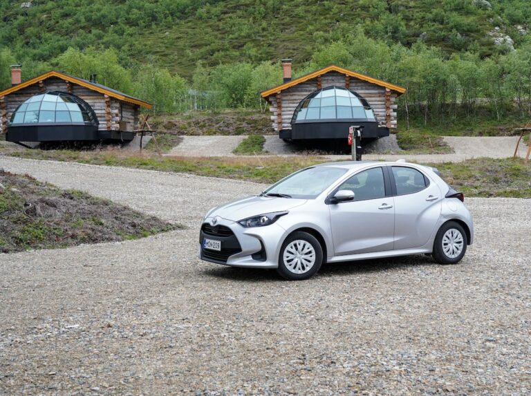 17 Useful Tips for Renting a Car in Finland (in 2024!)