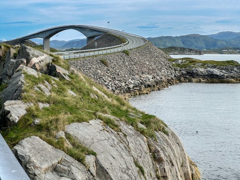 20 Essential Tips for Renting a Car in Norway (in 2024!)