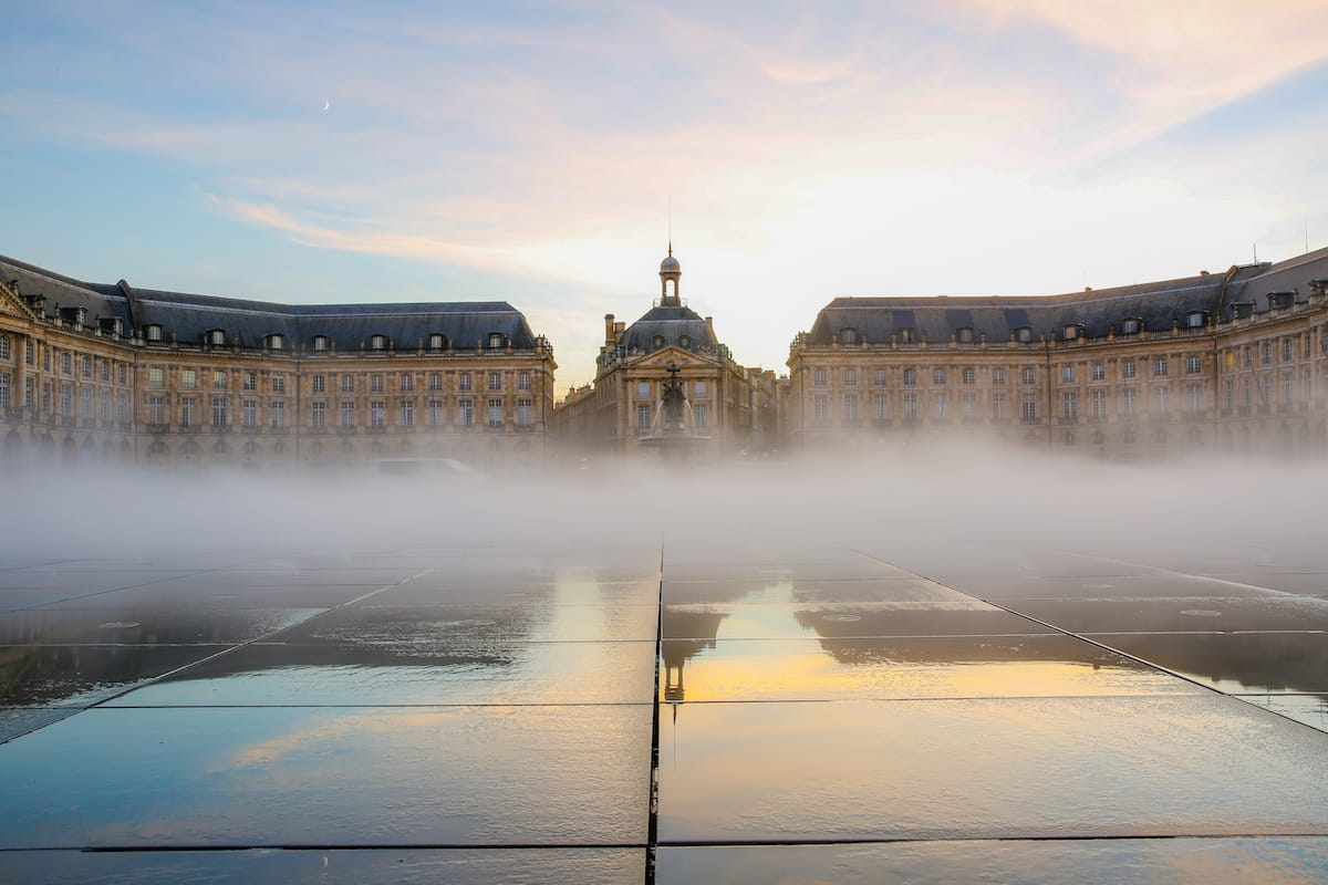 Walking around Bordeaux in winter