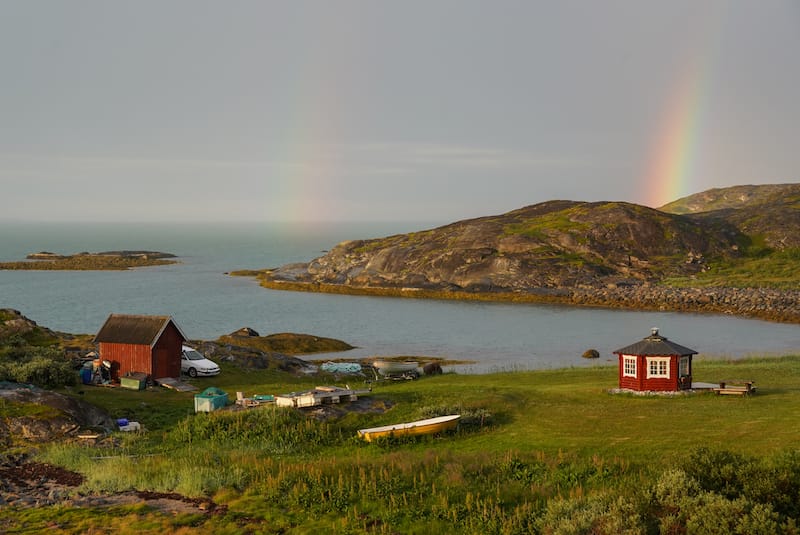 The road to Bugøynes.- I must have seen 20 rainbows