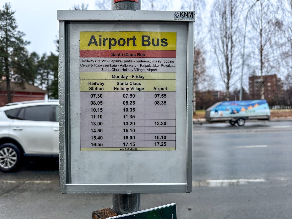 Airport Bus sign in Rovaniemi city center