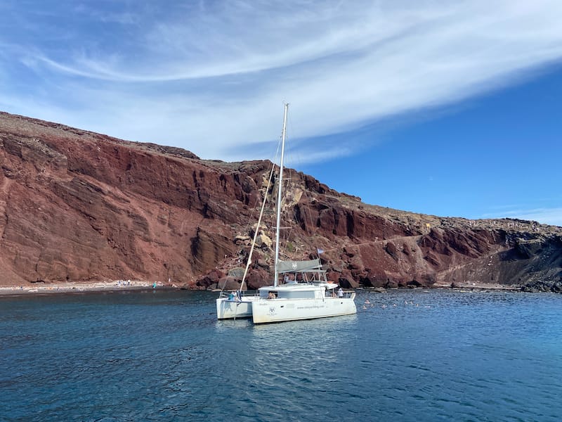 There are many boat options around the island