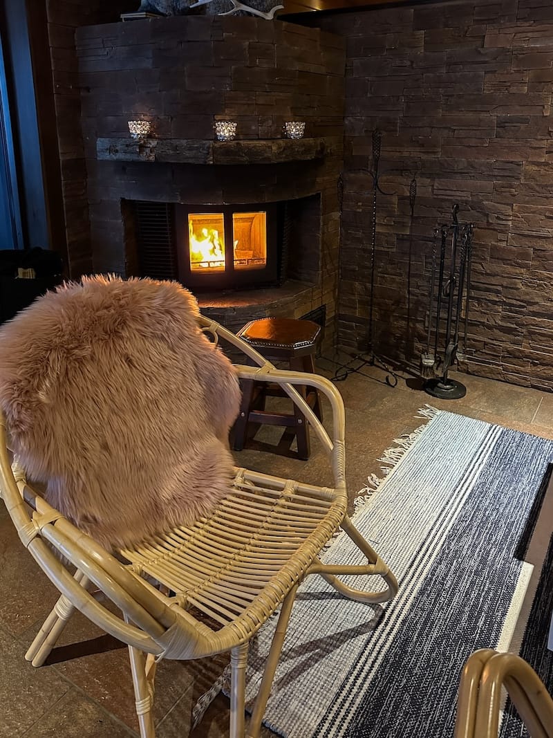 Cozy lounge area at Ruka Peak