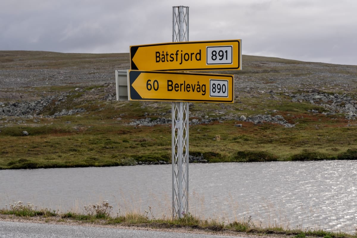 At the 890/891 crossroads