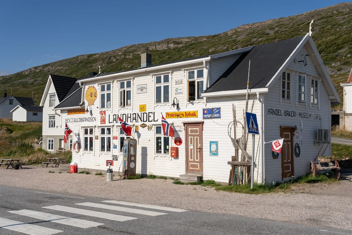 Kongsfjord Landhandel & Cafe