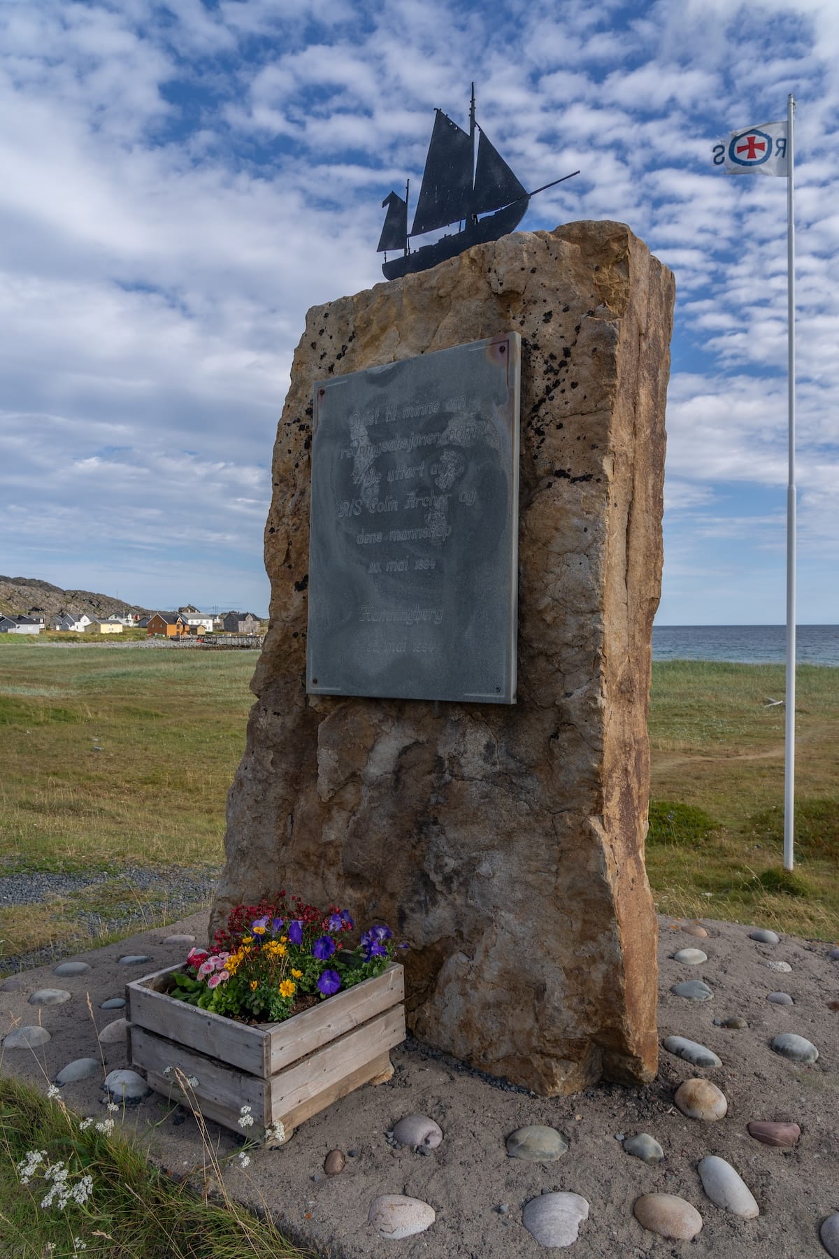 Memorial to R/S Colin Archer