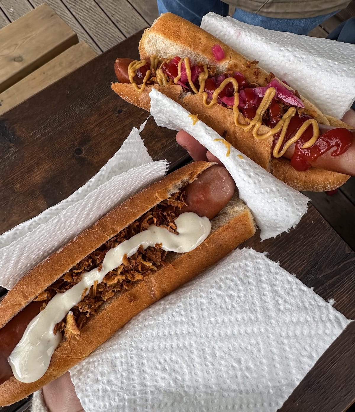 His and hers Raketten hotdogs