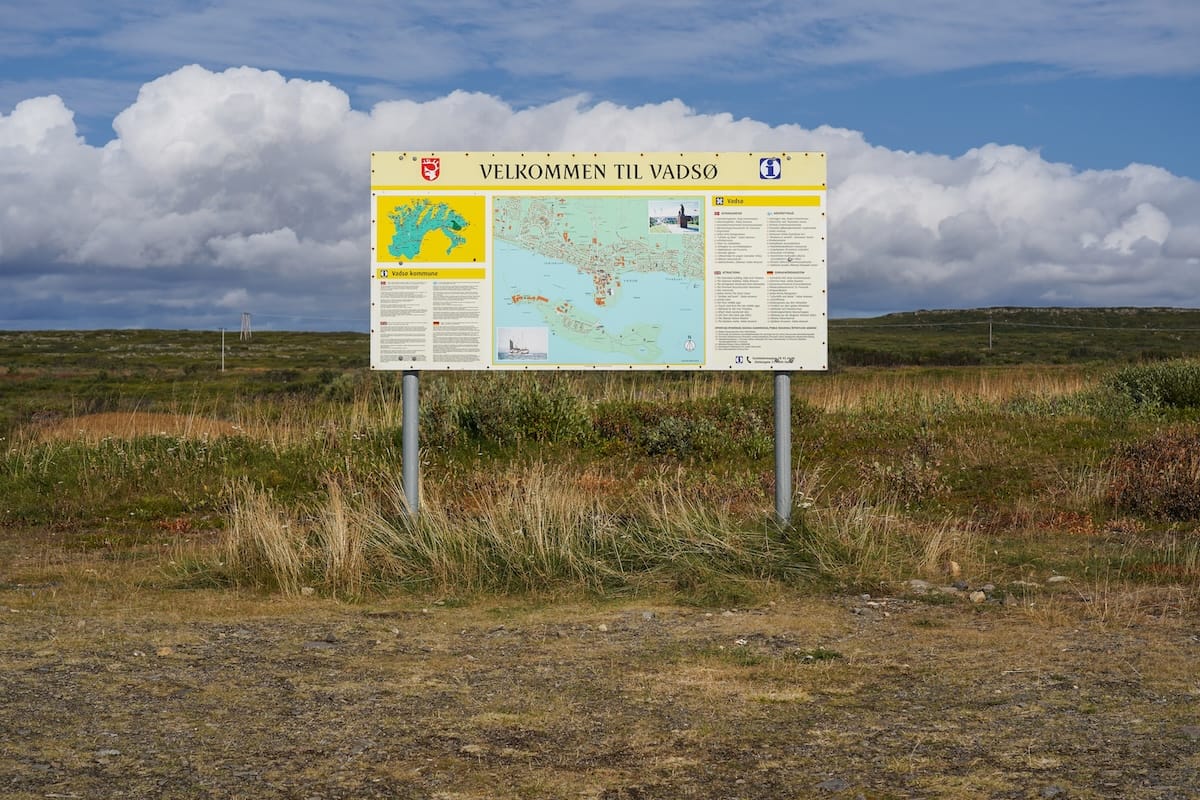 Vadsø welcome sign