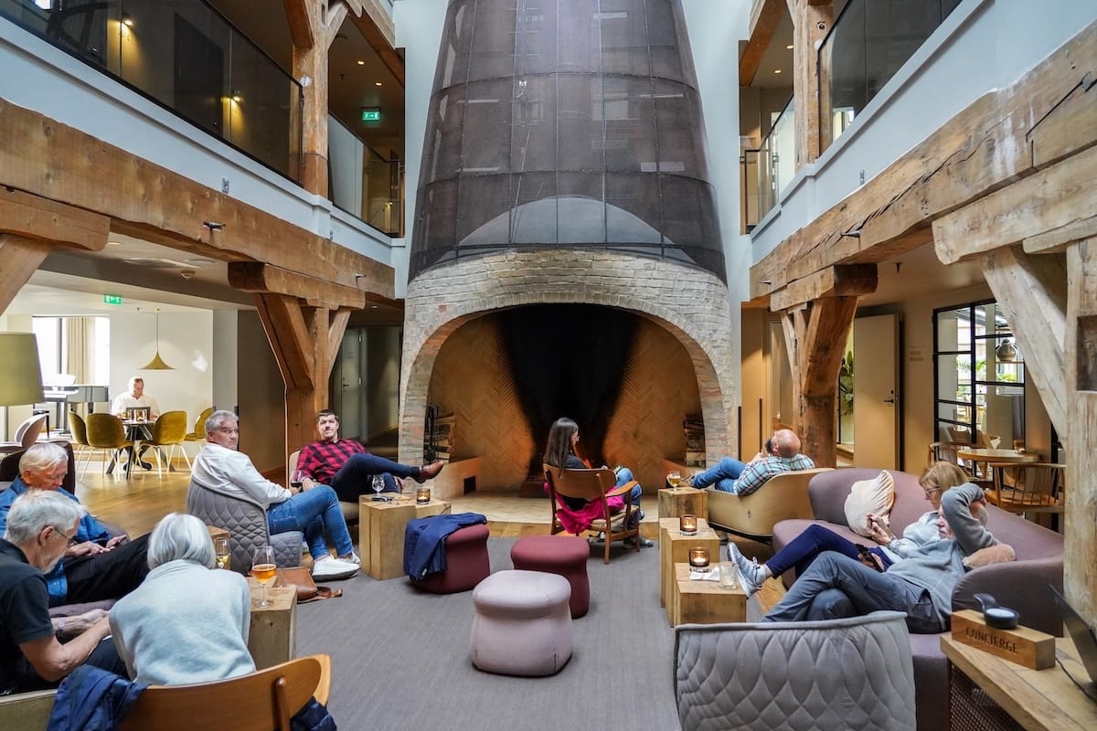 Lobby at Brosundet