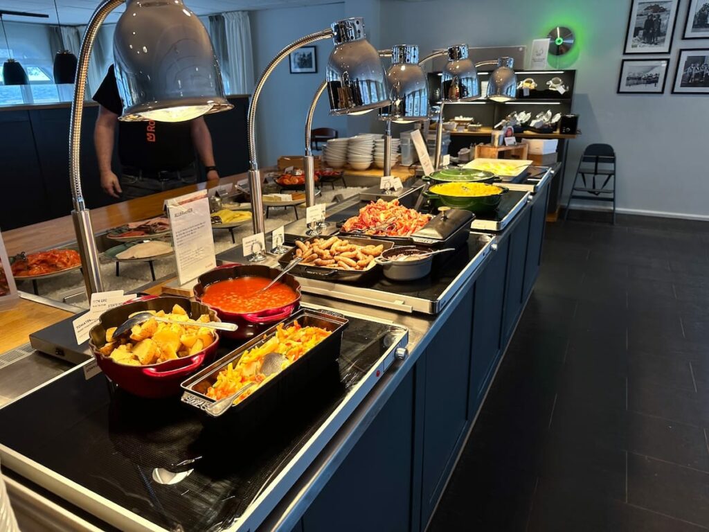 Hot items on the breakfast buffet at Scandic Bryggen
