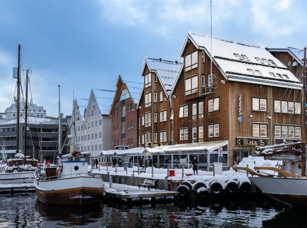 Tromsø vs. Rovaniemi - Which city is better for your winter trip?