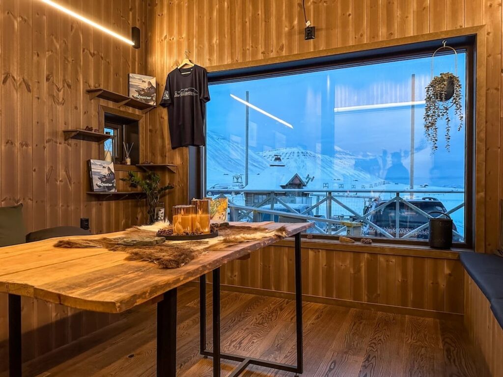 Briefing room at Svalbard Husky