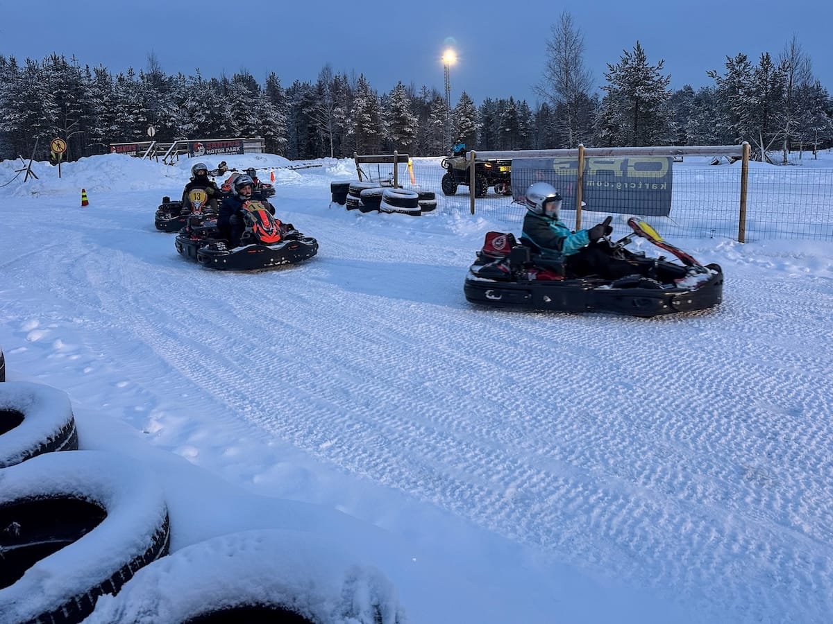 Ice karting in Rovaniemi | Santa's Motor Park
People in ice karts on a race track in Rovaniemi.