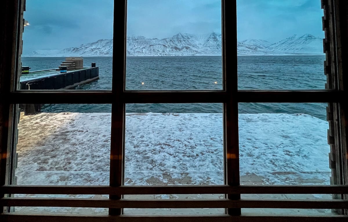Visiting Svalbad Sauna in Svalbard
____
a window out to the sea from inside a sauna