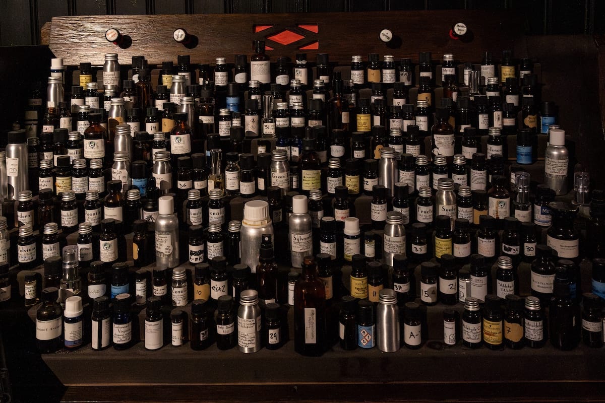 My fragrance tour at Fischersund in Reykjavík
_____
a bunch of oils and herbs in vials in Fischersund