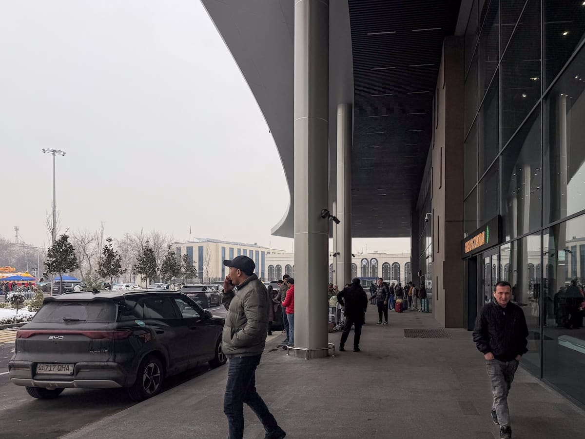 Taxi and transfer pickup area at the Tashkent Airport