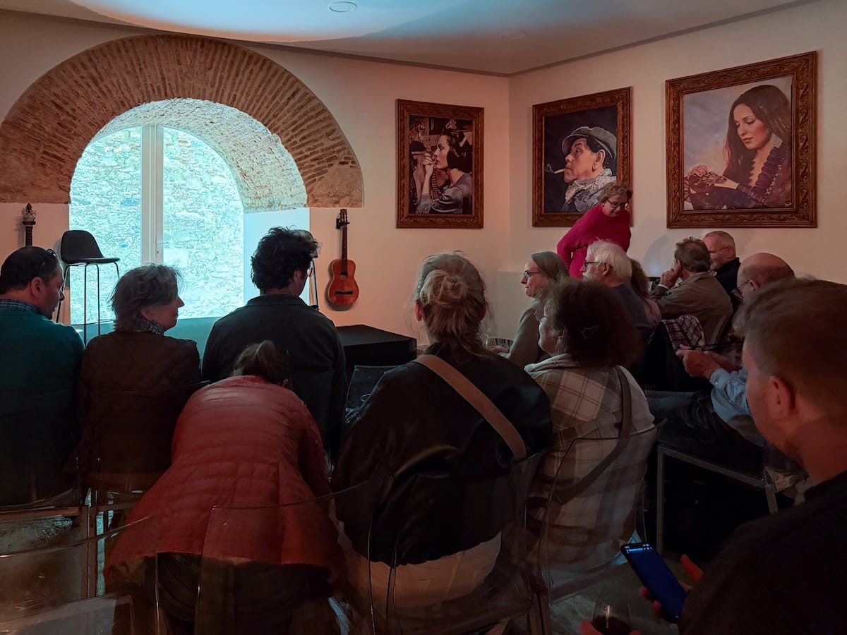the group of people at the fado show