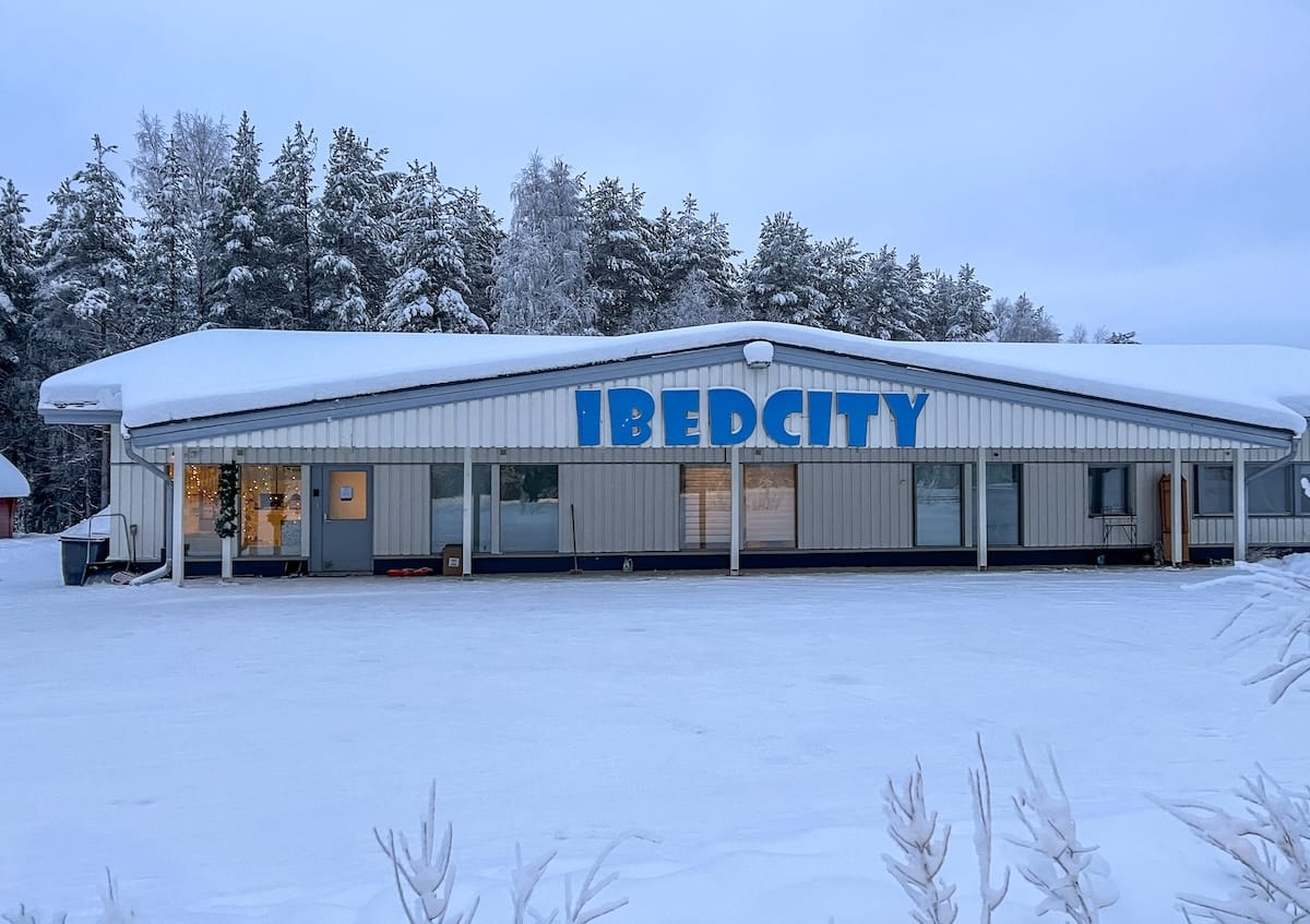 Ibedcity Capsule Hotel in Rovaniemi
a capsule hotel from the snowy outside in finland